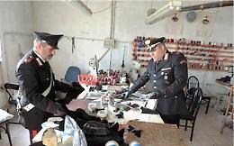 Casandrino, scoperta fabbrica clandestina di abiti