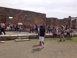 Scavi Pompei, coppietta scavalca la recinzione nella notte. Catturata
