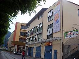 Percosse e catene nell'associazione ''Ciclofficina'' a Castellammare di Stabia