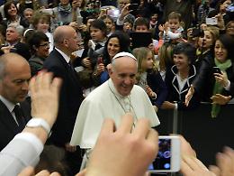 Papa Francesco incontra gli studenti gesuiti, 1.500 fedeli da Castellammare di Stabia