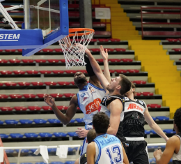 Basket A2, terza vittoria di fila per la Gevi Napoli. Battuta l’Eurobasket Roma