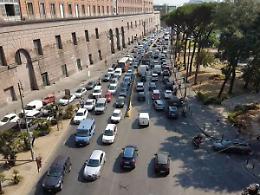 Parcheggio sotterraneo Molosiglio, «mette a rischio Santa Lucia»