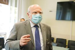 Variante inglese Covid, l'allarme di Galli: «Infetta oltre 1,5 metri »