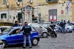 Alta tensione a Pianura, “stesa” nella notte