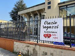 Caivano, striscione di ringraziamento per i carabinieri