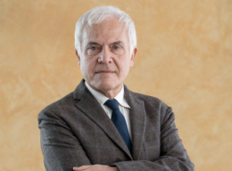 Clinica Grimaldi, il direttore sanitario Di Gennaro: «Ancora più attivi per tutelare la salute dei pazienti»