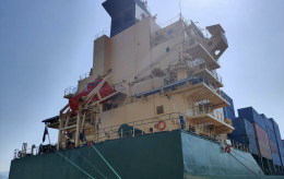 Migranti, nave a Salerno: a borso 32 uomini soccorsi in mare