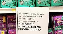 Vendita assorbenti vietata dopo le 18, la denuncia di una studentessa 