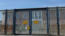 Carcere di Avellino, scoperti 14 telefonini nel contenitore del ragù