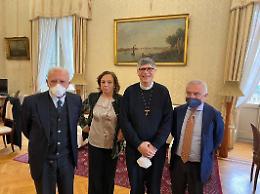 La ministra Lamorgese incontra don Patriciello: «A Caivano compegnia dei carabinieri»