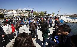 Pasquetta, Napoli piena di turisti e il Vesuvio è sold out