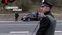 Investe e uccide un cane, poi lo prende a calci: denunciato 60enne