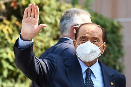 Berlusconi lascia ospedale San Raffaele e torna a casa 