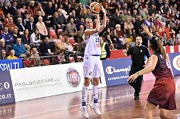 Basket donne: Colpo Napoli, arriva Macchi