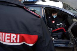 Barra, ruba borsello da un furgone: arrestato