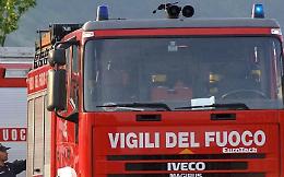 Appartamento in fiamme a via Pessina, muore anziana