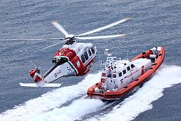 Si tuffa in mare per salvare due ragazzini, 60enne disperso