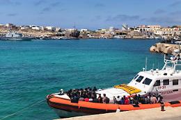 Appello del sindaco di Lampedusa a Conte: «L'hotspot sta scoppiando»