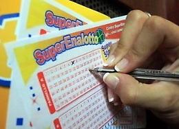 SuperEnalotto, a Napoli centrata una doppietta di "5" da 9.700 euro