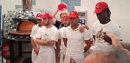"Mani in pasta", ospiti di casa famiglia diventano pizzaioli a Torre Annunziata