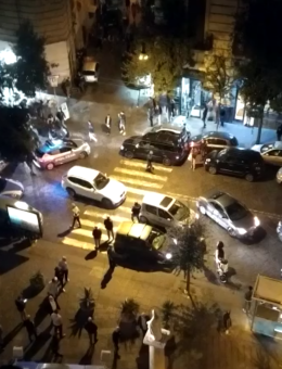 Festa di nigeriani in strada, polizia aggredita