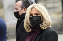 First lady Biden a Napoli, visita al liceo della base Usa