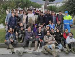 Ischia, l'appello del sindaco: «Lasciateci gli “angeli del fango"»