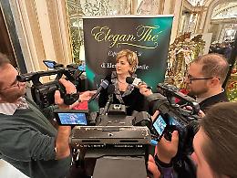 Presentato a Napoli “EleganThè”, il libro di Elena Campanile
