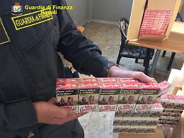 Sequestrata una tonnellata di “bionde”, due in manette