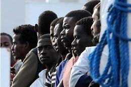 Migranti, Tusk: «Chiudere la rotta Libia-Italia»