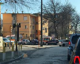 Colto da malore, 71enne muore in strada: familiari insultano 118