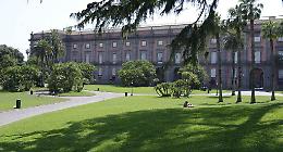 Scuola, a Napoli bambini a lezione nel bosco di Capodimonte per dire no alla Dad