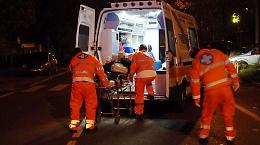 Lite in discoteca, 18enne investe con l'auto un gruppo di coetanei: sette feriti
