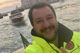 Salvini e il sorriso delle polemiche