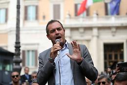 Elezioni, de Magistris lancia coalizione: se mi candido, resto sindaco di Napoli