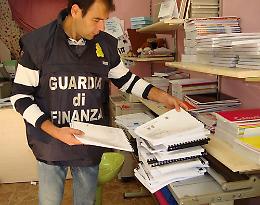 Riciclaggio e frode, 7 misure cautelari