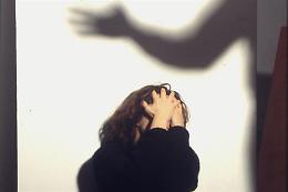 Picchiava la ex e la costringeva a prostituirsi, arrestato 56enne