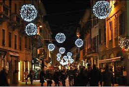 Luminarie natalizie a Santa Lucia, ci pensano i commercianti