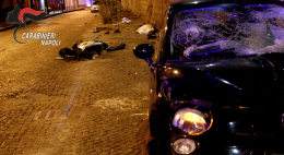 Gara tra auto di notte, investe e uccide spazzino: arrestato 21enne