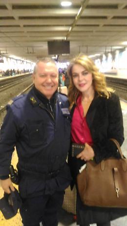 Claudia Gerini a Sorrento in Circum, pioggia di selfie
