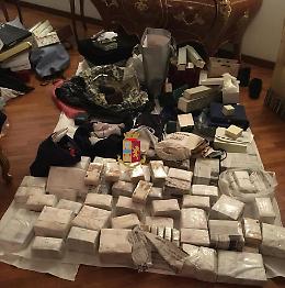 Pizzo a imprenditori e commercianti, 13 arresti