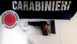 Sorvegliato speciale sorpreso con pistola pronta a sparare