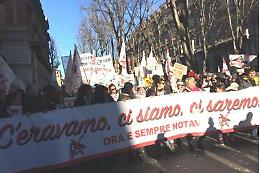 No Tav in corteo per le strade di Torino