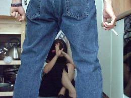 Minacce e percosse da padre, madre e fratello: arrestati