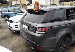 Ricettazione, tre fermi: recuperate due auto