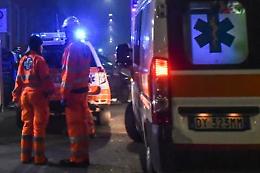 Cinghiali sull'A1, un morto e 10 feriti
