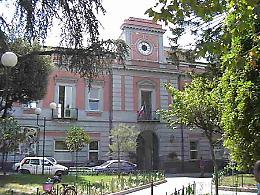 Soldi e favori dal clan, 4 arresti