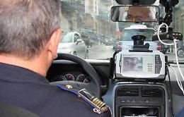 Napoli, mille multe alle auto in doppia fila con il metodo Street View