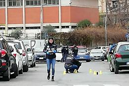 Agguato alla Magliana davanti asilo: un ferito grave