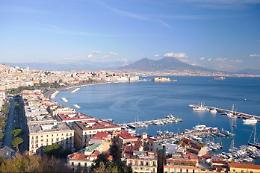 Turista scrive al sindaco: città bellissima, chiedo scusa ai napoletani